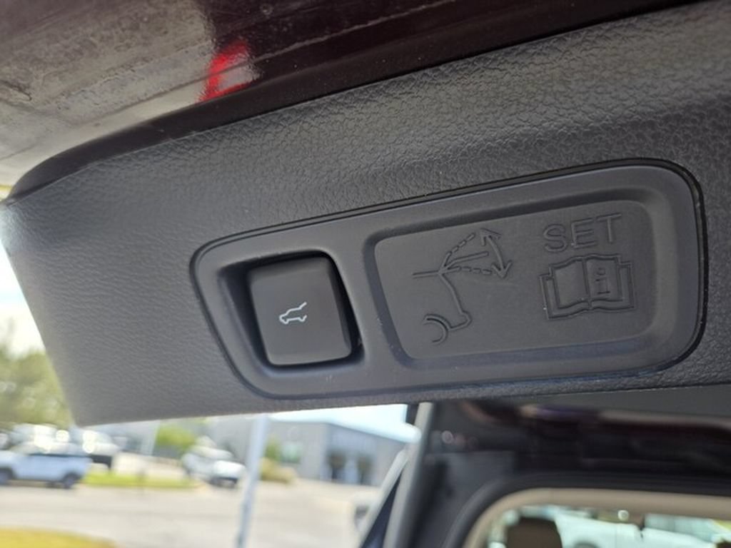 Used 2023 Ford Expedition XLT RWD image 18