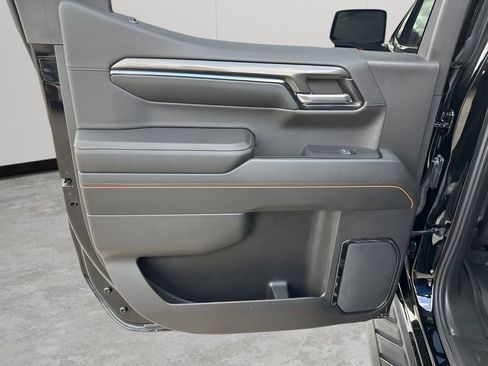 Used 2024 GMC Sierra 1500 AT4 w/ AT4 Premium Package AWD/4WD image 17