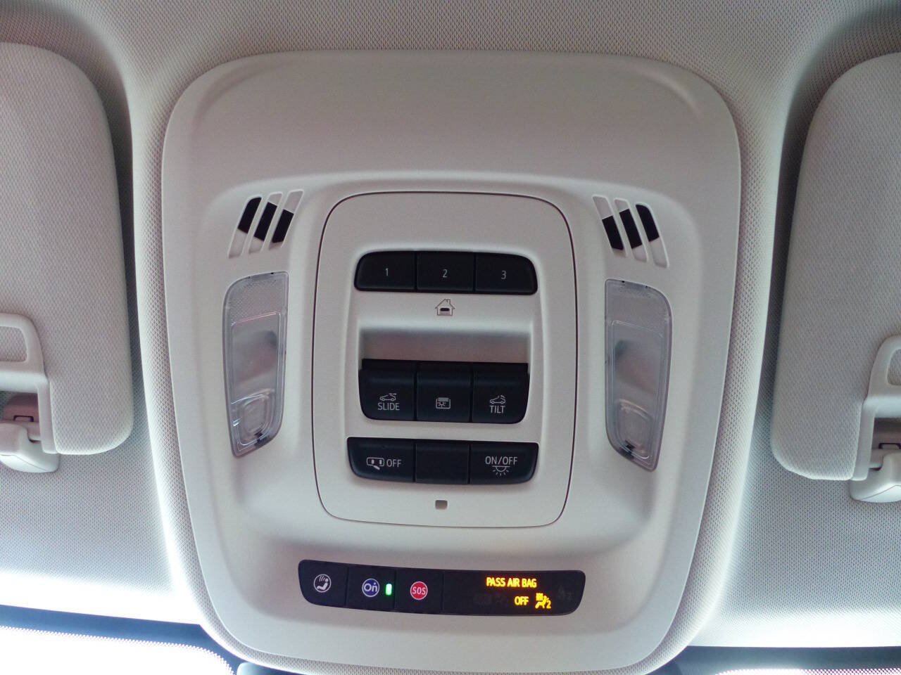 Used 2025 Buick Envision Avenir AWD/4WD image 32