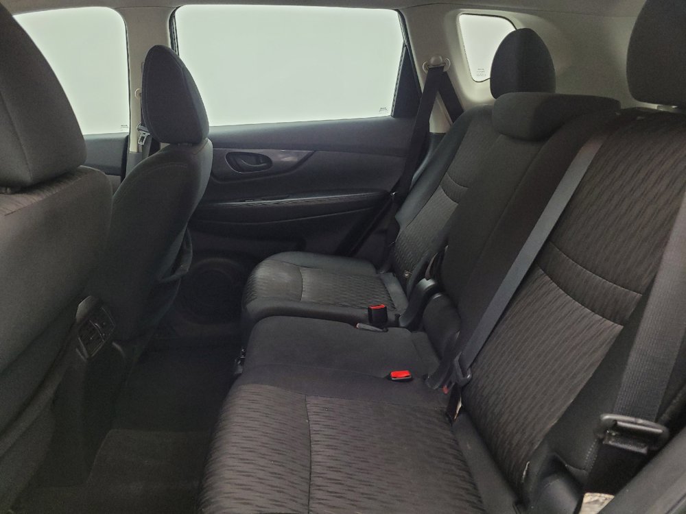 Used 2020 Nissan Rogue S FWD image 18
