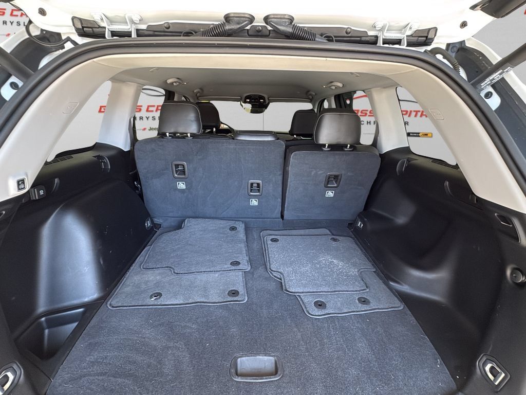Used 2023 Jeep Grand Cherokee Limited AWD/4WD image 14