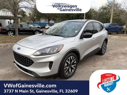 Used 2020 Ford Escape SE Sport image 3