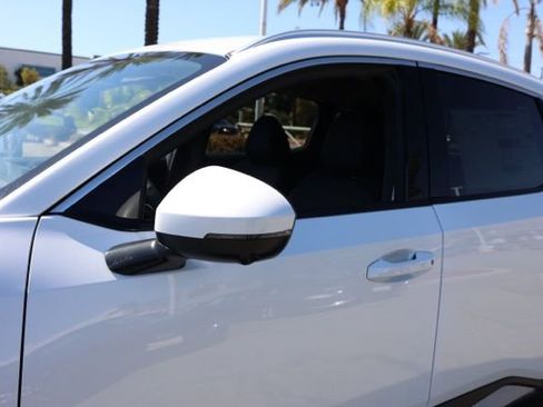 New 2025 Nissan Kicks SR image 12