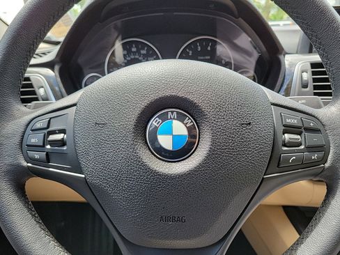 Used 2017 BMW 320i Sedan image 16