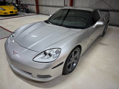 Used 2007 Chevrolet Corvette Coupe w/ Performance Package image 36