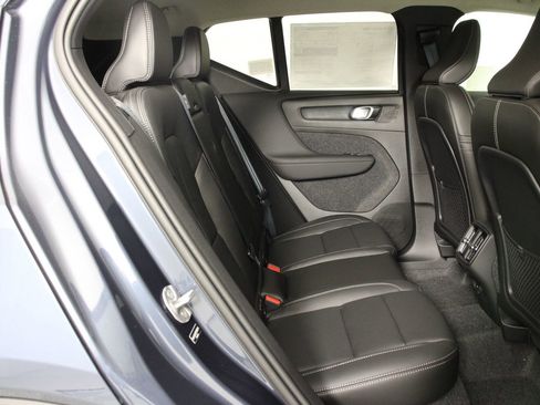 New 2026 Volvo XC40 B5 Core image 11