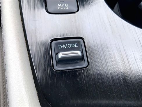 Used 2021 Nissan Rogue SL FWD image 35