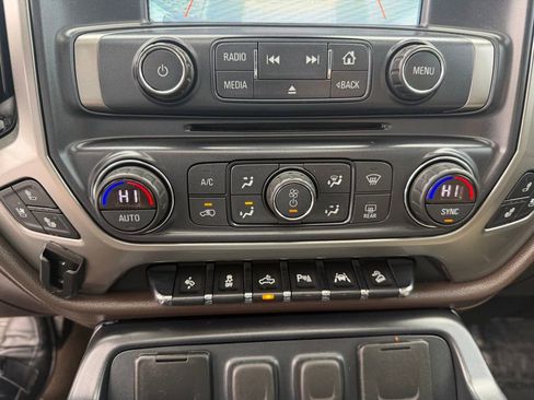 Used 2018 Chevrolet Silverado 1500 LTZ Z71 w/ LTZ Plus Package AWD/4WD image 19