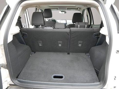 Used 2020 Ford EcoSport SE w/ SE Convenience Package image 12