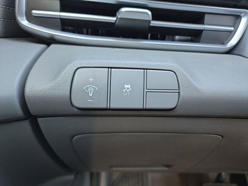 Certified 2024 Hyundai Elantra SEL image 19