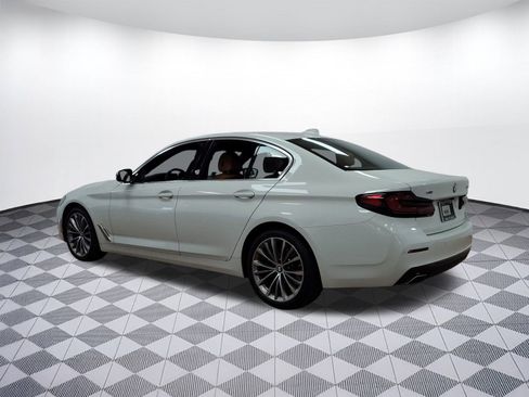 Certified 2022 BMW 530i xDrive w/ Premium Package image 3