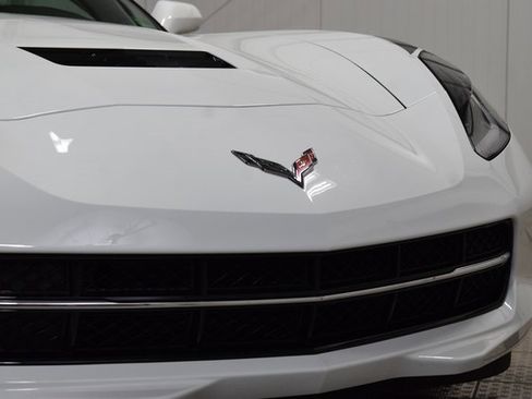 Used 2017 Chevrolet Corvette Stingray Coupe w/ 1LT image 11