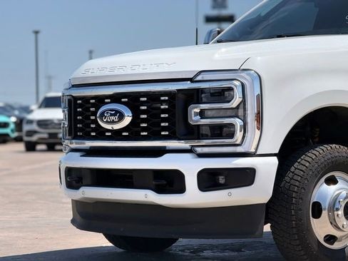 Certified 2025 Ford F350 Platinum AWD/4WD image 7