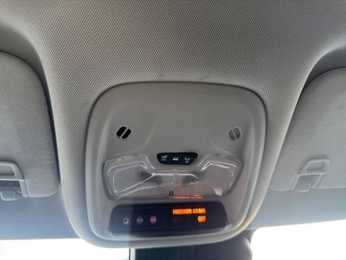 Used 2021 Chevrolet TrailBlazer LT w/ Convenience Package FWD image 26