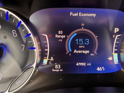 Used 2024 Chrysler Pacifica Touring-L image 19