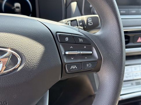 Used 2023 Hyundai Kona SE image 10