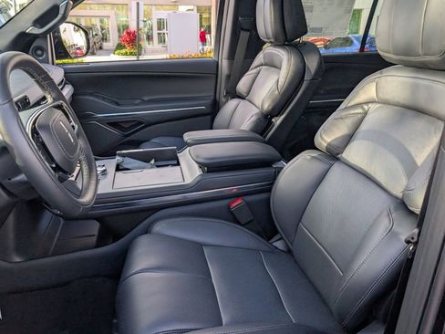 New 2026 Lincoln Navigator L Reserve AWD/4WD image 11