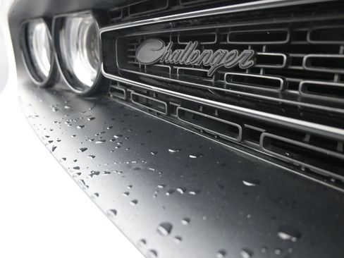 Used 2023 Dodge Challenger SXT w/ Plus Package image 9