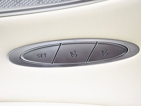 Used 2025 Genesis GV70 2.5T Select w/ Advanced Package image 24