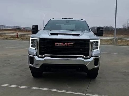 Used 2023 GMC Sierra 2500 Pro w/ Convenience Package image 3