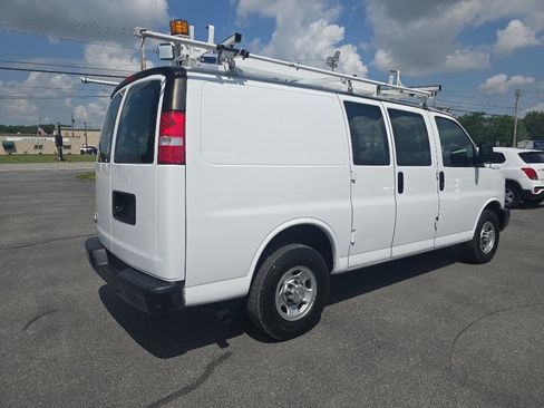 Used 2016 Chevrolet Express 2500 RWD image 6