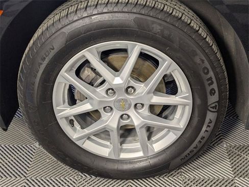 Used 2023 Chevrolet Equinox LT w/ Driver Convenience Package image 8