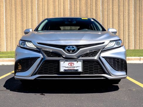 Used 2023 Toyota Camry XSE FWD image 3