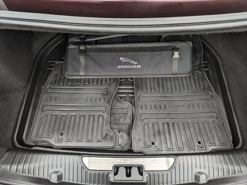 Used 2019 Jaguar XJ R-Sport image 42