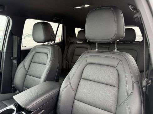 Used 2025 Chevrolet Equinox LT w/ Convenience Package II image 12