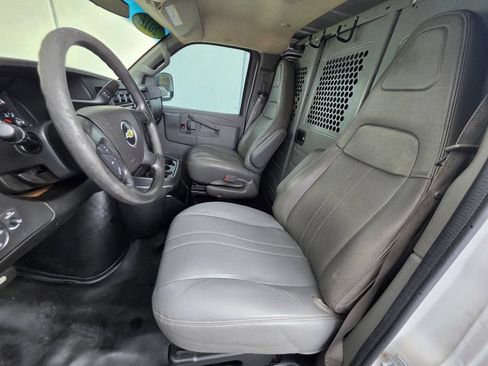 Used 2016 Chevrolet Express 2500 RWD image 7