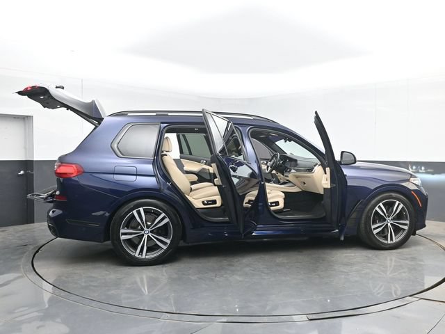 Used 2021 BMW X7 xDrive40i w/ M Sport Package AWD/4WD image 59