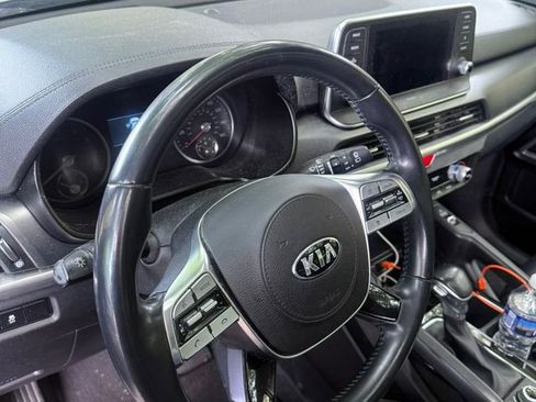 Used 2020 Kia Telluride S w/ S 8 Passenger Seating Package AWD/4WD image 16