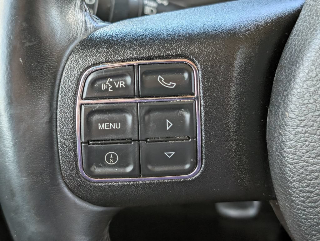 Used 2015 Jeep Wrangler Unlimited Sahara w/ Connectivity Group AWD/4WD image 11