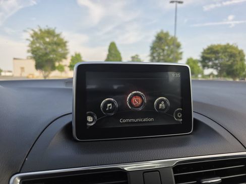 Used 2014 MAZDA MAZDA3 s Grand Touring w/ Technology Package FWD image 26