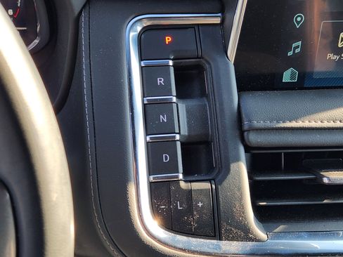 Used 2024 Chevrolet Tahoe Z71 w/ Luxury Package image 21