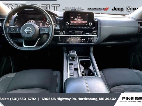 Used 2022 Nissan Pathfinder SV image 13