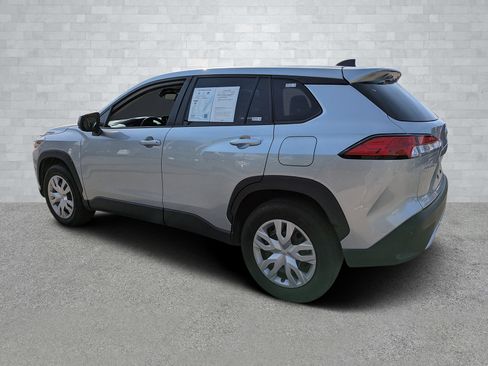 Used 2023 Toyota Corolla Cross L image 7
