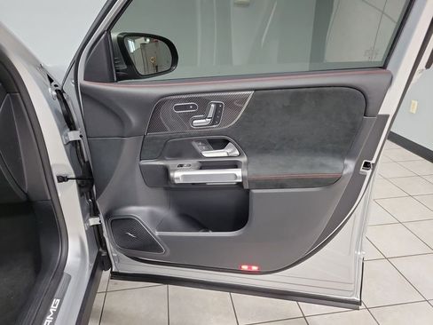 Used 2024 Mercedes-Benz GLB 35 AMG 4MATIC image 22