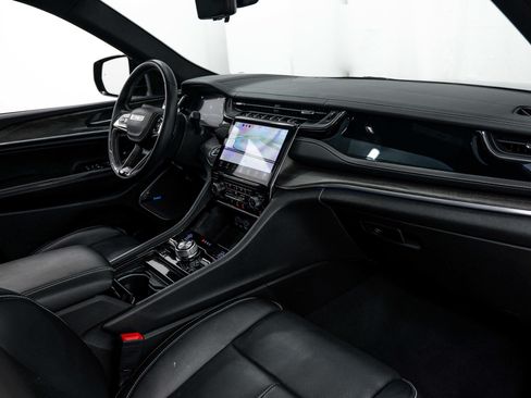 Used 2022 Jeep Grand Cherokee Overland w/ Adv Protech Group III AWD/4WD image 12
