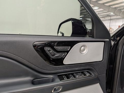 Used 2025 Lincoln Aviator Reserve w/ Equipment Group 201A image 15