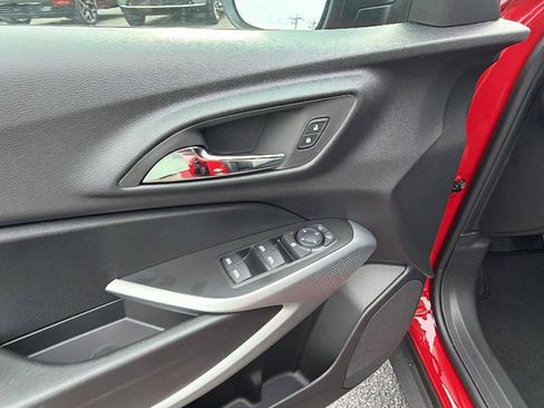 New 2026 Chevrolet Trax RS w/ Sunroof Package FWD image 16