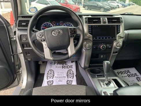 Used 2017 Toyota 4Runner SR5 RWD image 8