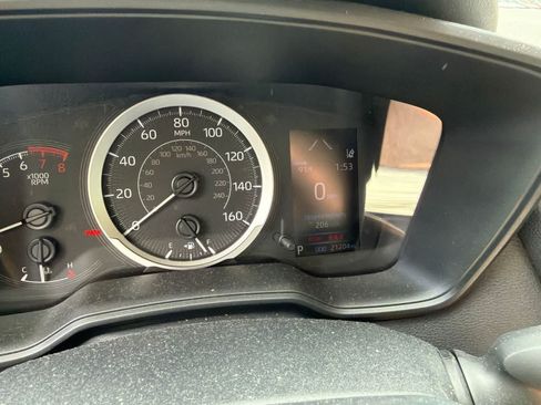 Used 2022 Toyota Corolla LE FWD image 6