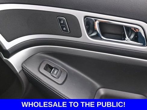Used 2015 Ford Explorer XLT w/ Equipment Group 202A AWD/4WD image 33