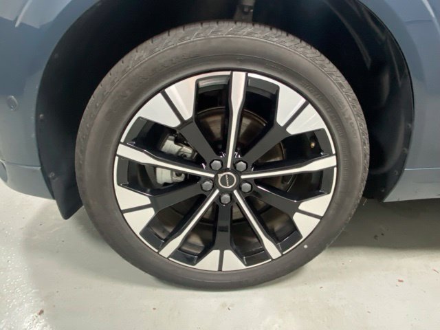 Used 2026 Volvo XC60 B5 Plus AWD/4WD image 5