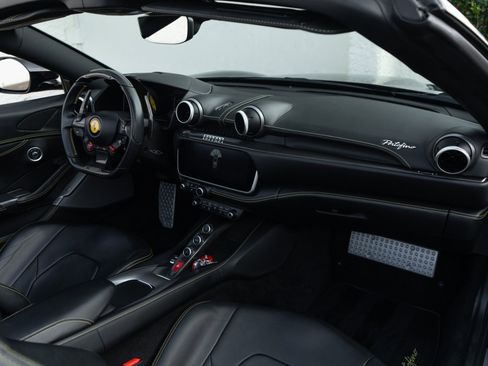 Used 2020 Ferrari Portofino image 8