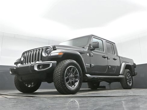 Used 2023 Jeep Gladiator Overland w/ Popular Equipment Package image 29