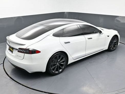 Used 2020 Tesla Model S Long Range Plus image 49