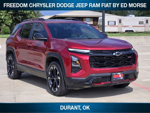 Used 2025 Chevrolet Equinox RS w/ Convenience Package III FWD image 2