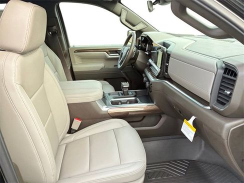 New 2026 Chevrolet Silverado 1500 LT w/ Z71 Off-Road Package image 13